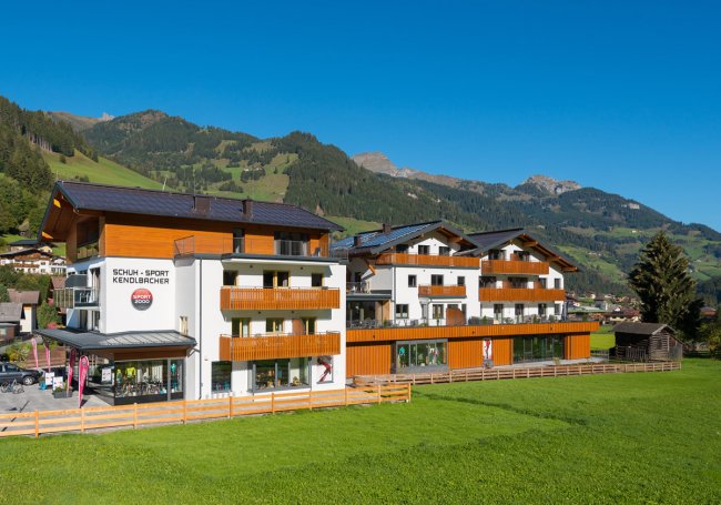 Appartement-Pension Kendlbacher und Schuh-Sport Kendlbacher im Sommer